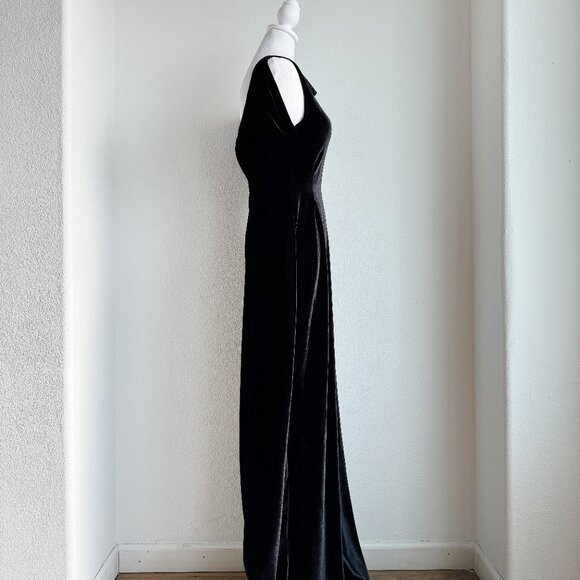 VINTAGE HANDMADE FLOOR LENGTH BLACK VELVET DRESS - Picture 3 of 7
